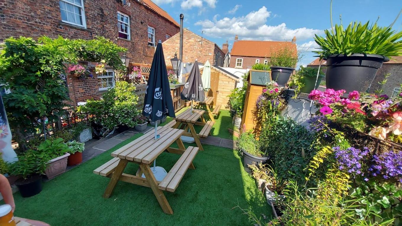 The Three Coopers Bed & Breakfast Bedale Exterior photo